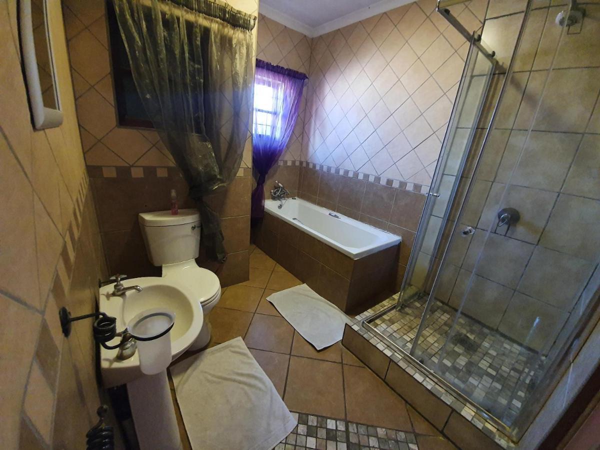 Castello Guesthouse Vryburg Esterno foto