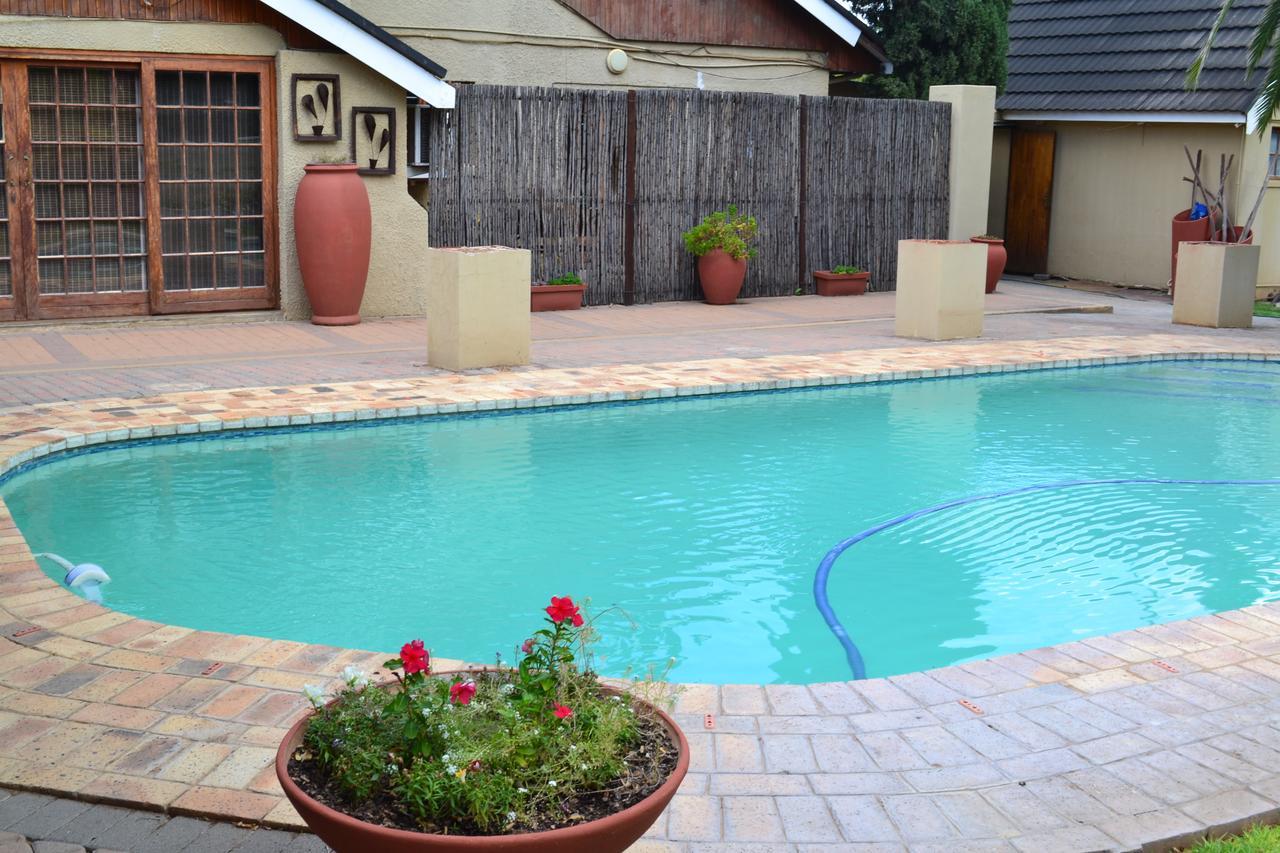 Castello Guesthouse Vryburg Esterno foto